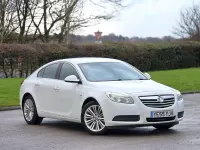 Used Vauxhall Insignia 2010 White Hatchback