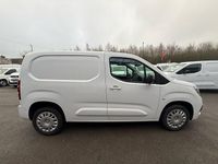 Used Vauxhall Combo S 100 HP (73 kW) 2023 White Van