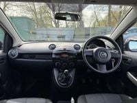 Begagnad Mazda 2 2013 Grå Halvkombi
