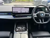 Usado BMW i5 M Sport 246 kW (335 CV) 2023 Gris Berlina