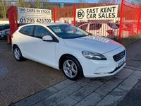 Used Volvo V40 115 HP (84 kW) 2015 White Hatchback