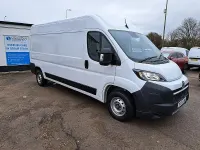 Begagnad Vauxhall Movano 138 HK (101 kW) 2024 Vit