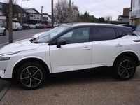 Used Nissan Qashqai Tekna 158 HP (116 kW) 2023 Pearl white with pearl black roof SUV