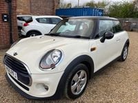 Used Mini Cooper Hatch 2015 White Hatchback