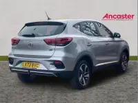 Usado MG ZS SE 130 kW (177 HP) 2023 Prateado SUV