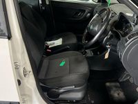 Used Skoda Fabia SE 105 HP (77 kW) 2011 White Hatchback