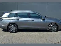 Begagnad VW Passat R-line 150 HK (110 kW) 2024 Grå Kombi