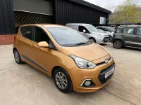 Used Hyundai i10 Premium 87 HP (63 kW) 2015 Orange Hatchback