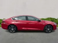 Begagnad Vauxhall Insignia Edition 122 HK (89 kW) 2022 Röd Halvkombi