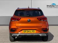 Usado MG ZS Excite 111 HP (81 kW) 2024 Laranja SUV