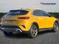 Usado Kia XCeed Start 118 HP (86 kW) 2021 Amarelo SUV
