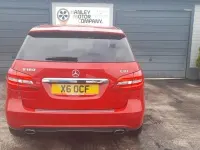 Begagnad Mercedes B180 109 HK (80 kW) 2013 Röd Minibuss