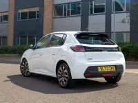 Used Peugeot 208 Active 99 HP (72 kW) 2024 White Hatchback