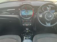 Usado Mini Cooper Classic 134 CV (98 kW) 2022 Negro Utilitario