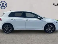 Second-hand VW Golf VIII Edition 147 CP (108 kW) 2023 Alb Hatchback