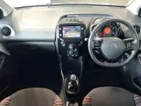 Begagnad Citroën C1 Shine 72 HK (52 kW) 2021 Vit Halvkombi
