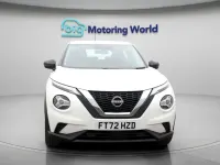 Używany Nissan Juke Acenta 114 KM (83 kW) 2023 Biały SUV