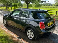 Begagnad Mini ONE Hatch 102 HK (75 kW) 2017 Svart Halvkombi