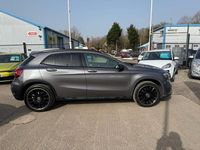 Usado Mercedes GLA200 AMG Line Premium Plus 2018 Cinzento SUV