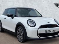 Used Mini Cooper Classic 201 HP (147 kW) 2024 White Hatchback