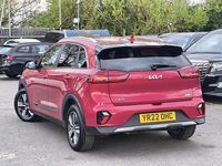 Gebraucht Kia Niro 139 PS (102 kW) 2022 Rot SUV