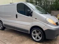 Używany Renault Trafic 115 KM (84 kW) 2008 Srebrny Minivan