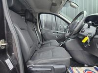 Used Nissan NV300 Tekna 170 HP (125 kW) 2020 Black Van