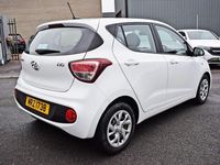 Used Hyundai i10 SE 66 HP (48 kW) 2017 White Hatchback