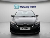 Usado Kia Ceed 120 HP (88 kW) 2020 Cinzento Citadino