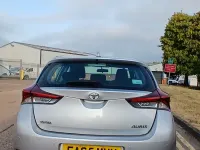 Used Toyota Auris Active 90 HP (66 kW) 2015 Silver Hatchback