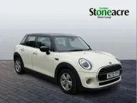 Usado Mini Cooper Classic 134 HP (98 kW) 2020 Branco Citadino