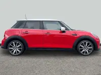 Used Mini Cooper Classic 134 HP (98 kW) 2022 Red Hatchback