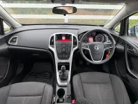 Used Vauxhall Astra 115 HP (84 kW) 2015 Silver Hatchback