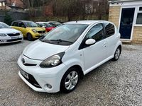 Used Toyota Aygo 67 HP (49 kW) 2013 White Hatchback
