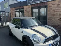 Used Mini Cooper D Hatch 110 HP (80 kW) 2014 White Hatchback