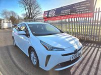 Used Toyota Prius 2025 White Hatchback