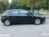 Używany Vauxhall Astra Design Edition 2014 Czarny Hatchback