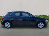 Begagnad Audi A1 Premium 108 HK (79 kW) 2023 Svart SUV