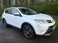 Used Toyota RAV4 124 HP (91 kW) 2015 White SUV