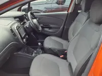 Used Renault Captur Dynamique 90 HP (66 kW) 2016 Orange/black SUV