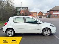Used Renault Clio IV Expression+ 75 HP (55 kW) 2013 White Hatchback