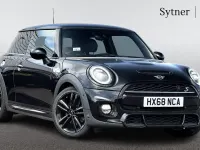Begagnad Mini Cooper S Hatch 189 HK (139 kW) 2019 Svart Halvkombi