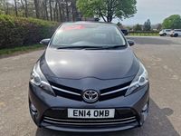 Usado Toyota Verso 132 HP (97 kW) 2014 Cinzento Monovolume