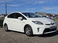 Used Toyota Prius 2015 White Hatchback