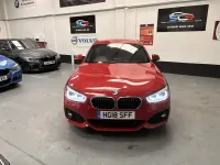 Usado BMW 118 M Sport 150 CV (110 kW) 2018 Rojo Utilitario