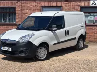 Used Vauxhall Combo 95 HP (69 kW) 2018 White MPV