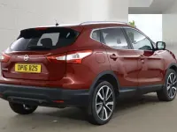 Used Nissan Qashqai Tekna 163 HP (119 kW) 2016 Red SUV