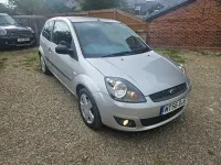 Used Ford Fiesta Zetec 75 HP (55 kW) 2006 Moondust silver metallic Hatchback