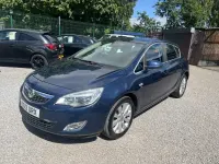 Used Vauxhall Astra 125 HP (91 kW) 2012 Blue Hatchback