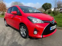 Używany Toyota Yaris Hybrid 2016 Czerwony Hatchback